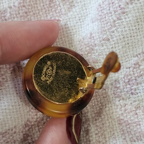 Chanel Vintage Faux Pearl & Resin Clip on Earrings - Picture 8 of 11